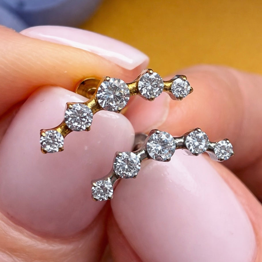 LABRET DO PIERCINGU UCHA Z BIAŁYMI CYRKONIAMI (CLUSTER), ZŁOTY