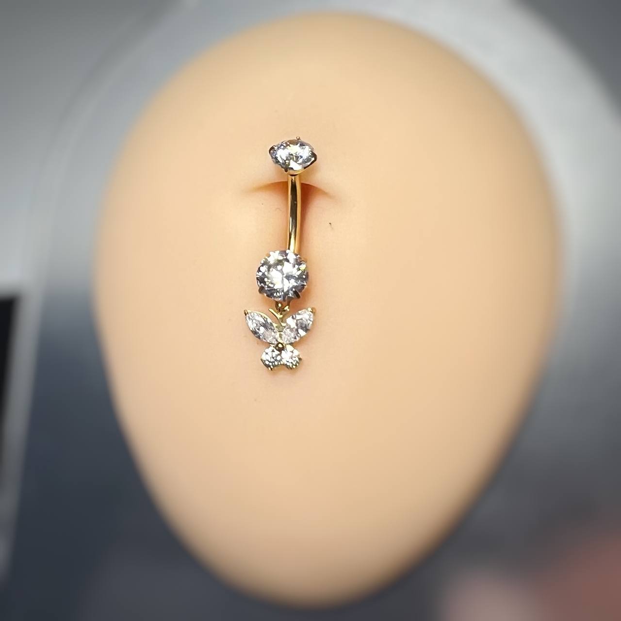 Tytanowy KOLCZYK do pępka z motylkiem, cyrkoniami Srebrny