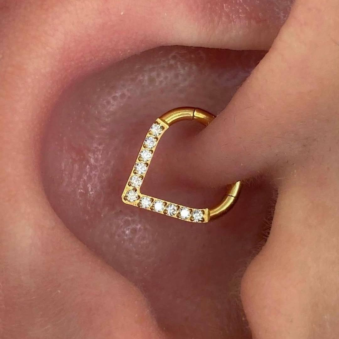 PIERCING Tytanowy CLICKER łezka z białymi cyrkoniami – kolczyk Złoty