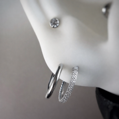 Kolczyk do piercingu typu clicker z cyrkoniami – srebrny