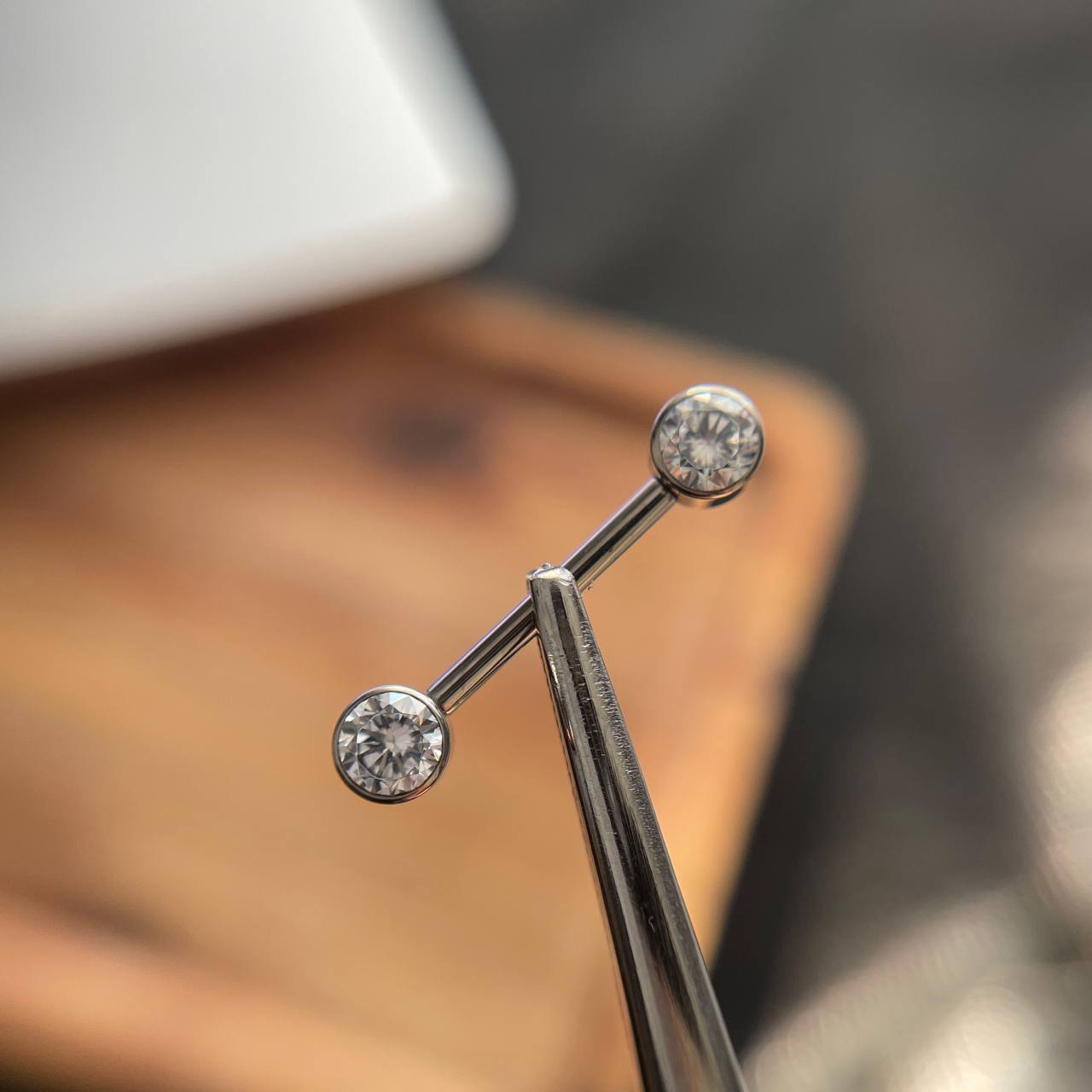 Sztanga  do sutka z białymi kryształkami G23