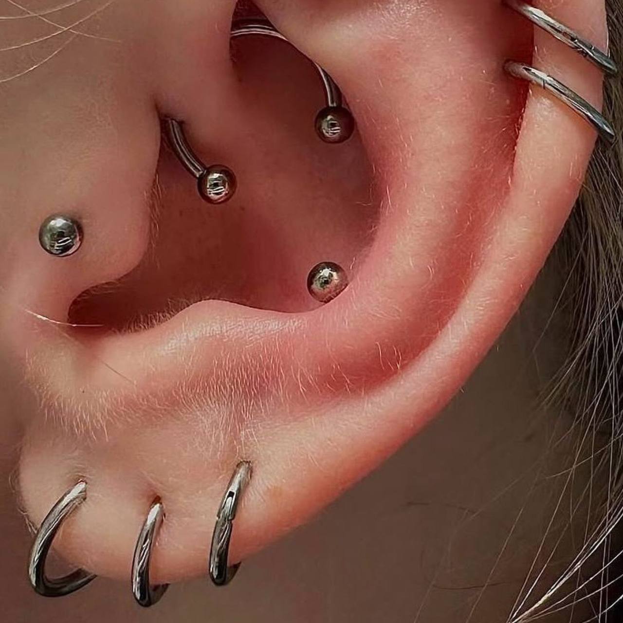 Kółko  clicker tytanowy G23 – srebrny kolczyk do piercingu