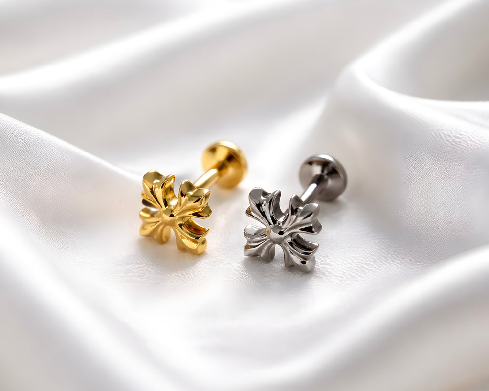 LABRET DO PIERCINGU UCHA KWIAT ZŁOTY – TYTAN ASTM F-136