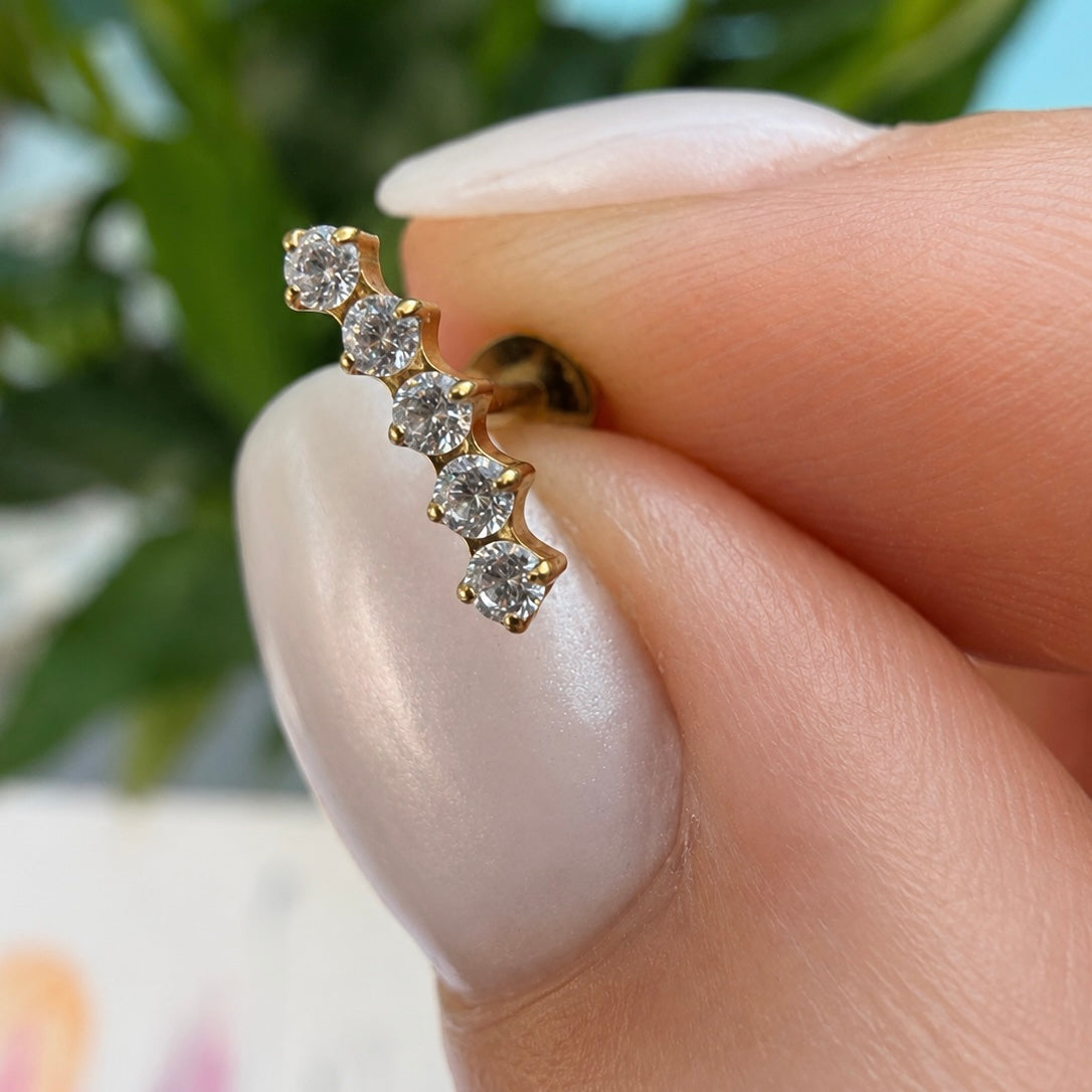 LABRET CLUSTER Z BIAŁYMI CYRKONIAMI  DO PIERCINGU UCHA -ZŁOTY