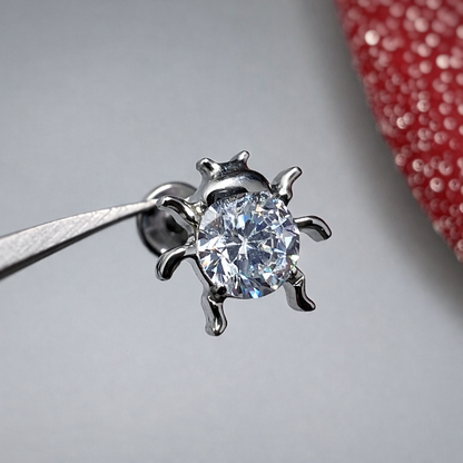 Kolczyk do piercingu Pająk z cyrkonią – tytan ASTM F-136 srebrny labret