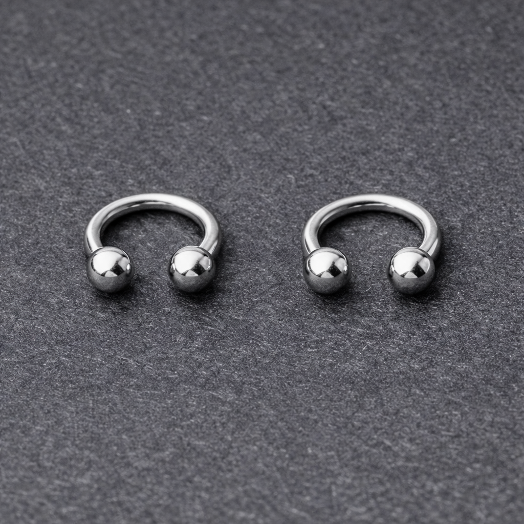 TYTANOWA PODKOWA Z DWOMA KULKAMI – GWINT ZEWNĘTRZNY SREBRNA