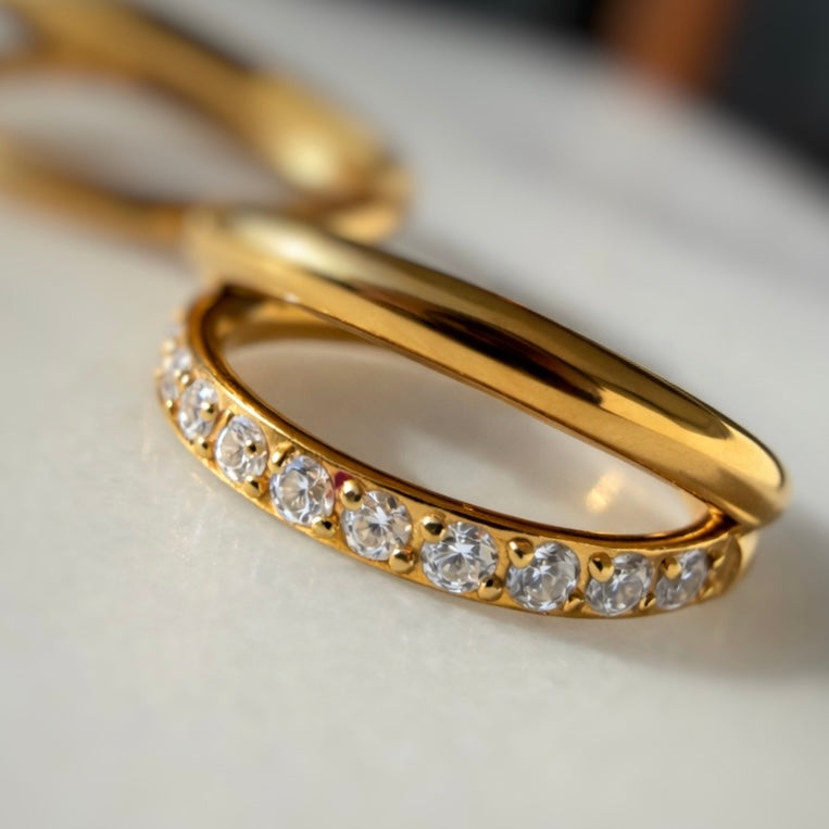 kółko clicker z białymi cyrkoniami Złote  tytanowe