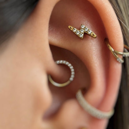 Kolczyk labret do piercingu ucha z cyrkoniami – błyskawica złoty
