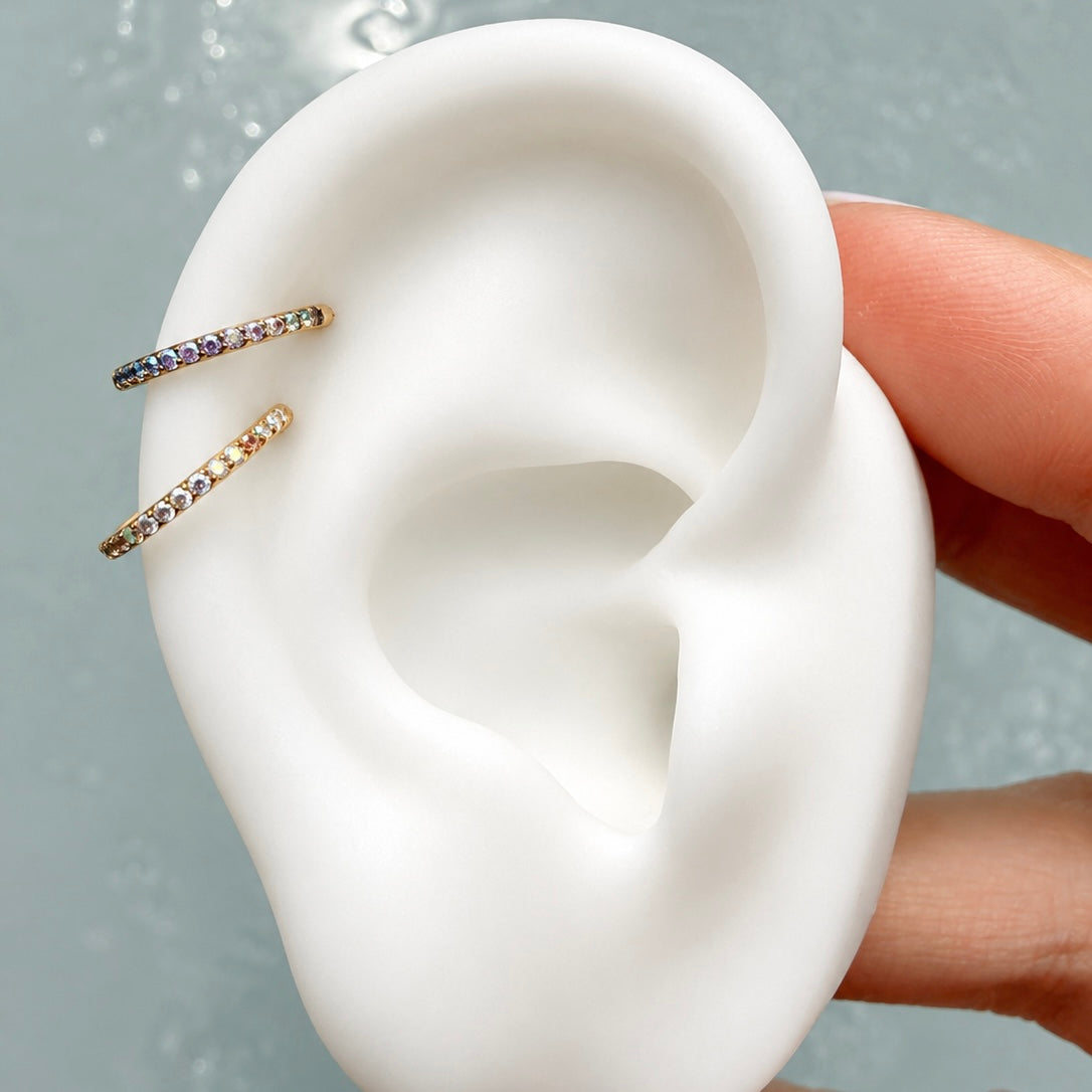 KOLCZYK CLICKER DO PIERCINGU UCHA Z CYRKONIAMI – TYTANOWY SREBRNY