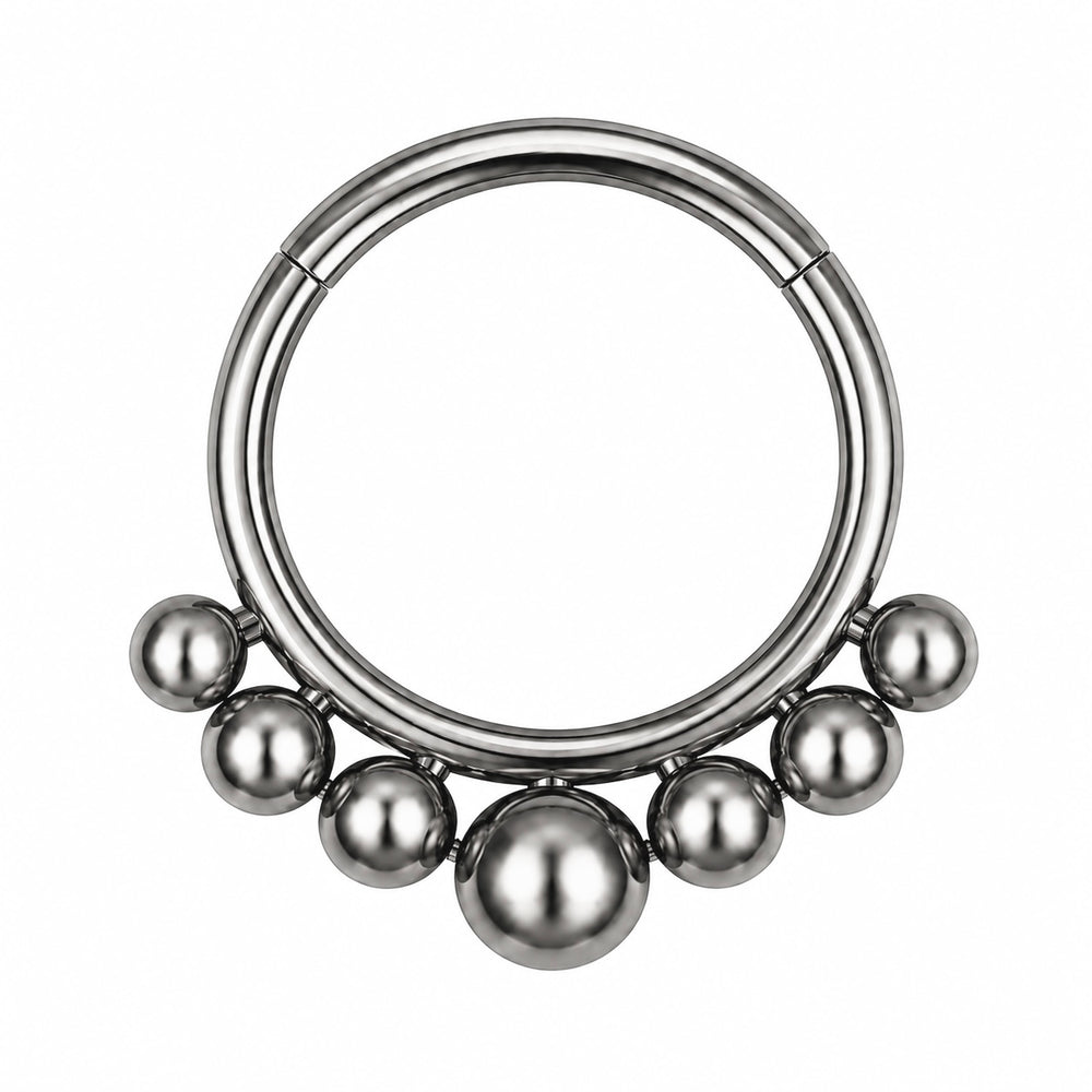 Kolczyk do piercingu ucha – tytanowy clicker z kulkami – srebrny