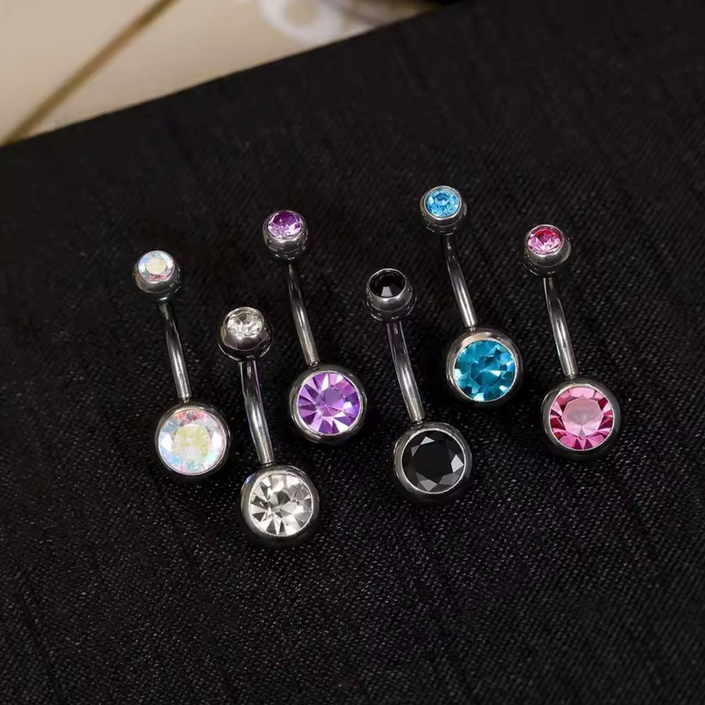 Tytanowy kolczyk do piercingu pępka banan z czarną cyrkonią