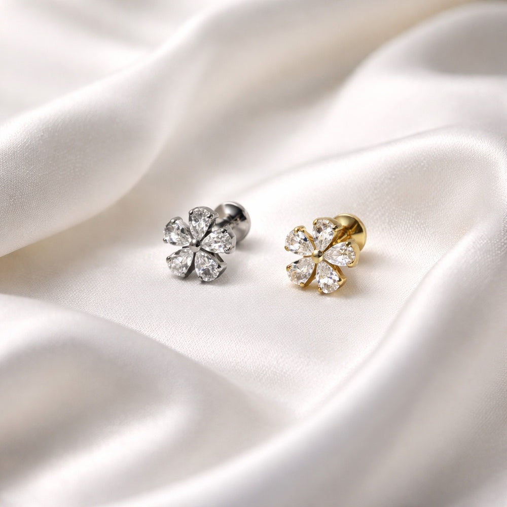 TYTANOWY KOLCZYK LABRET Z CYRKONIAMI KWIAT DO PIERCINGU UCHA – ZŁOTY