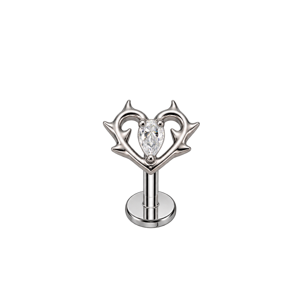 Labret do piercingu ucha  w kształcie serca z cyrkonią – srebrny
