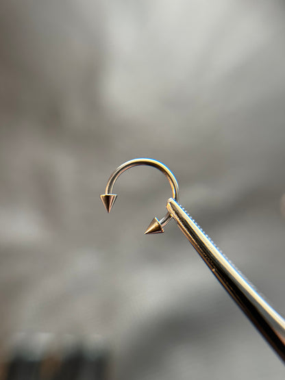 Tytanowa podkówka 'spike'