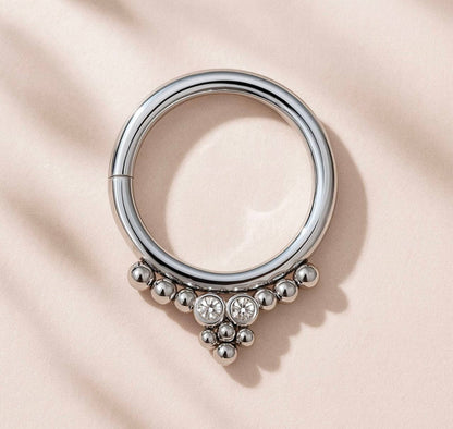 Tytanowy clicker G23 do piercingu ucha-srebrny kolczyk z cyrkoniami