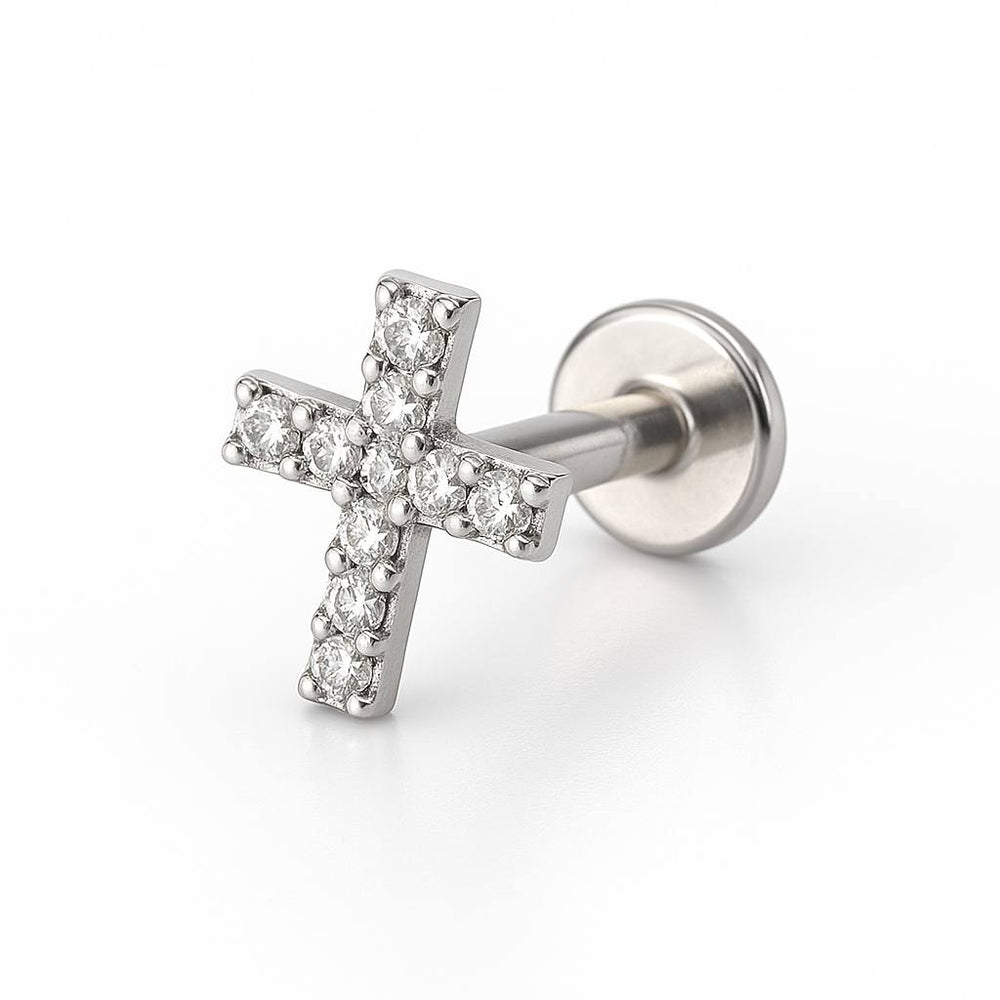 Tytanowy labret krzyżyk z cyrkoniami – srebrny kolczyk do piercingu G23