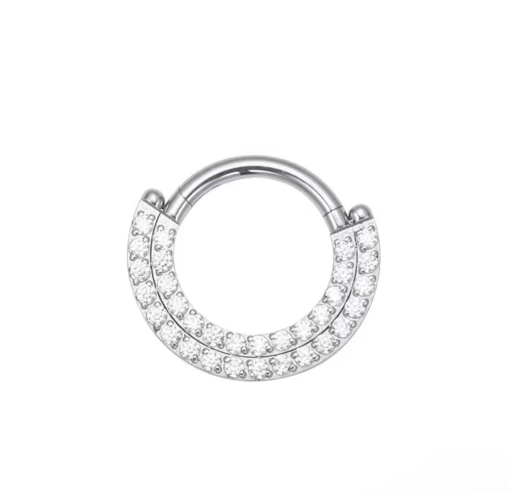 Tytanowy clicker srebny  podwójny  cyrkoniami – kolczyk do piercingu ucha