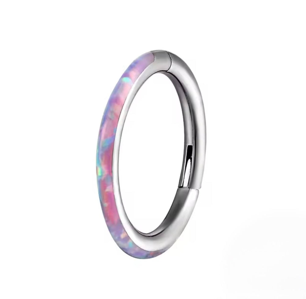 Tytanowy clicker srebrny  z niebieskim opalem – kolczyk do piercingu ucha i nosa