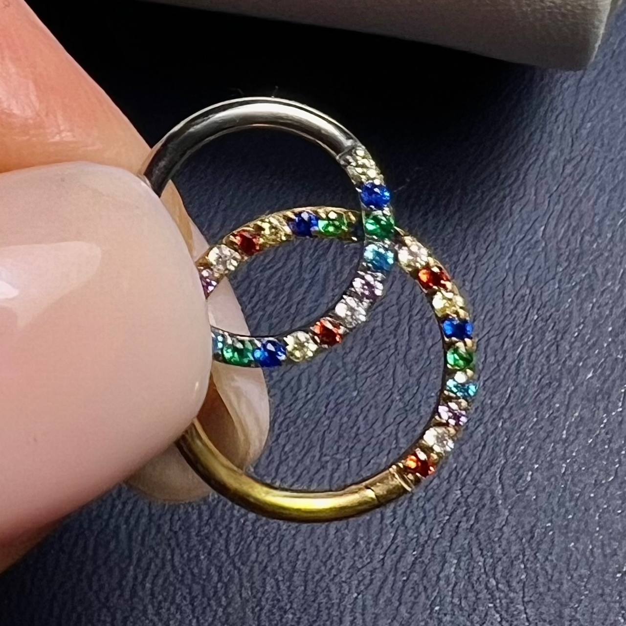 Kolczyk PIERCING Kółko CLICKER  z kolorowymi cyrkoniami  Daith Septum Tytan G23 Złoty