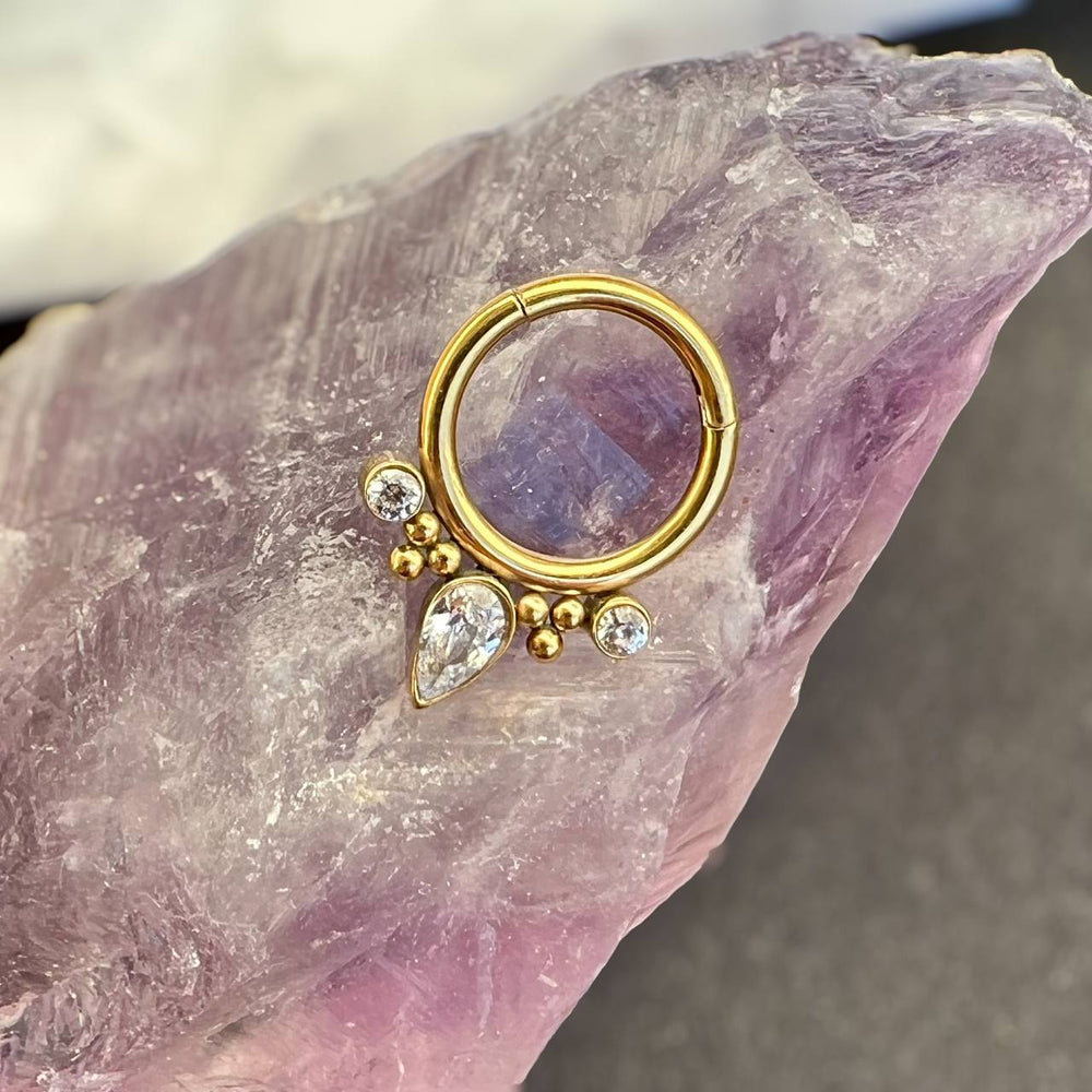 Kolczyk PIERCING  tytanowy CLICKER złoty z cyrkoniami kółko