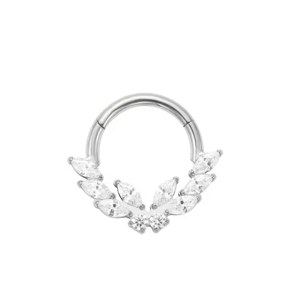 Kolczyk PIERCING  tytanowy CLICKER srebrny z bialymi cyrkoniami kółko