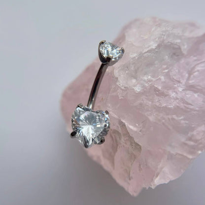 Tytanowy  kolczyk do pępka  z dwoma cyrkoniami SERCE Srebrny