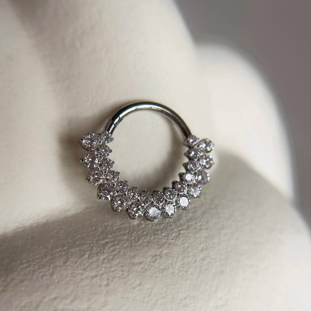 Kolczyk PIERCING  tytanowy CLICKER srebrny z cyrkoniami w dwóch rzędach