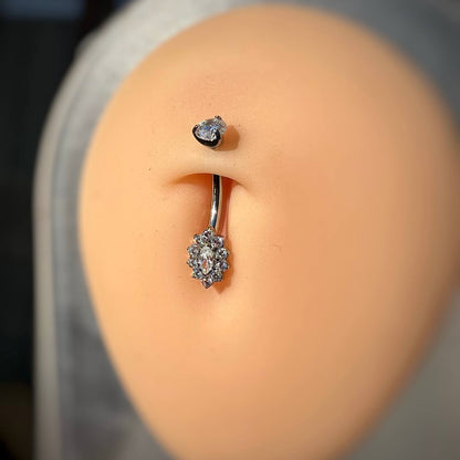 Tytanowy srebrny kolczyk  do pępka z  cyrkoniami