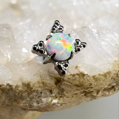 Kolczyk labret do piercingu – srebrny z opalem