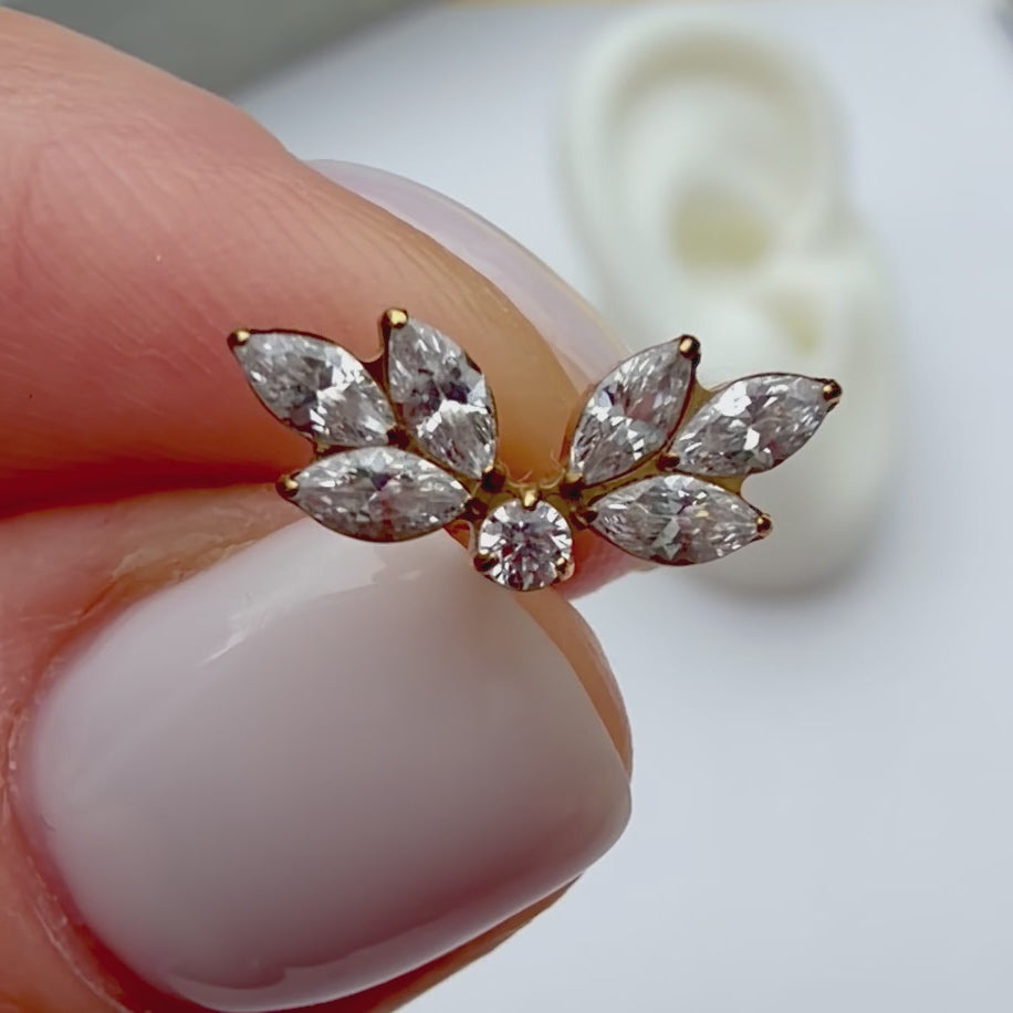 KOLCZYK DO PIERCINGU – LABRET TYTANOWY ZŁOTY Z BIAŁYMI CYRKONIAMI