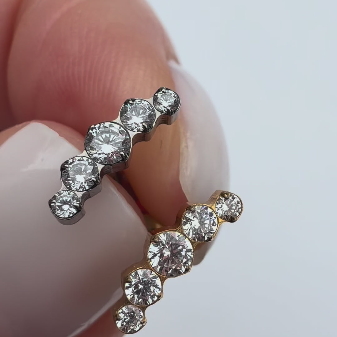 LABRET CLUSTER Z BIAŁYMI CYRKONIAMI -KOLCZYK DO PIERCINGU UCHA