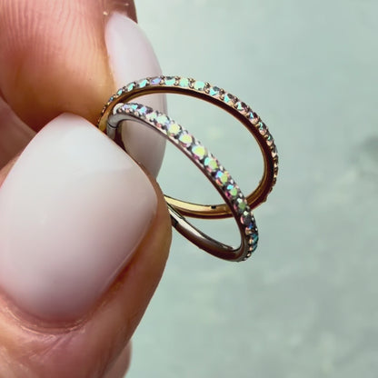 KOLCZYK CLICKER DO PIERCINGU UCHA Z CYRKONIAMI – TYTANOWY SREBRNY
