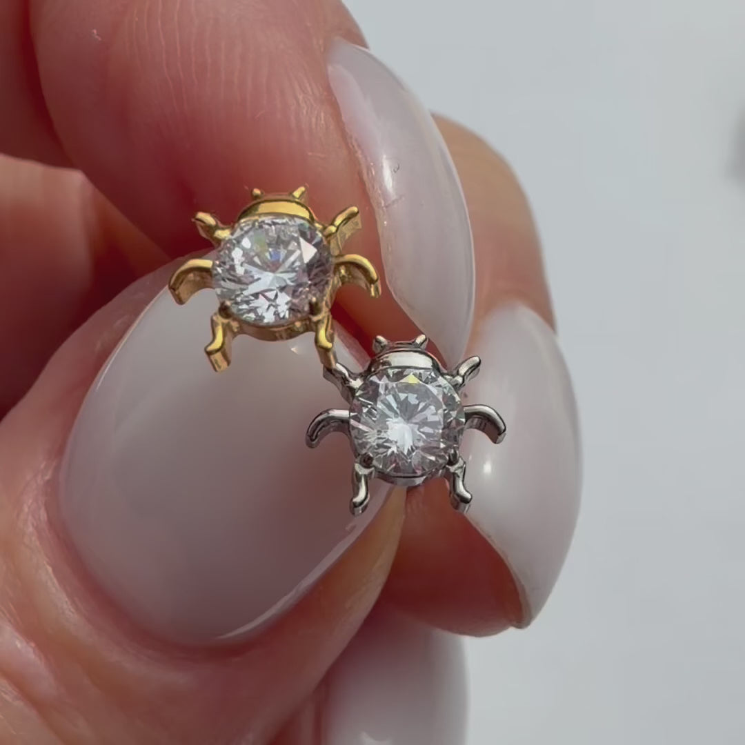 KOLCZYK DO PIERCINGU UCHA – LABRET PAJĄK Z BIAŁĄ CYRKONIĄ – TYTANOWY ZŁOTY